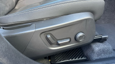 Volvo XC40 2.0 B4P Ultra Black Edition 5dr Auto Petrol Estate